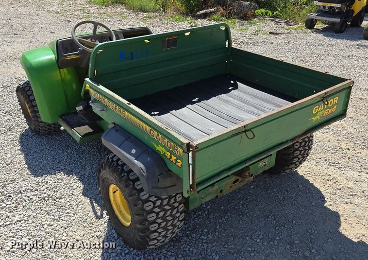 image for item EE8495 John Deere  Gator  utility vehicle