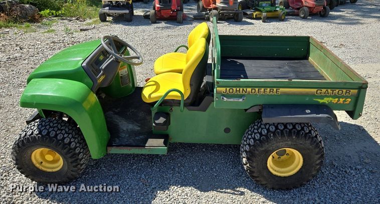 image for item EE8495 John Deere  Gator  utility vehicle