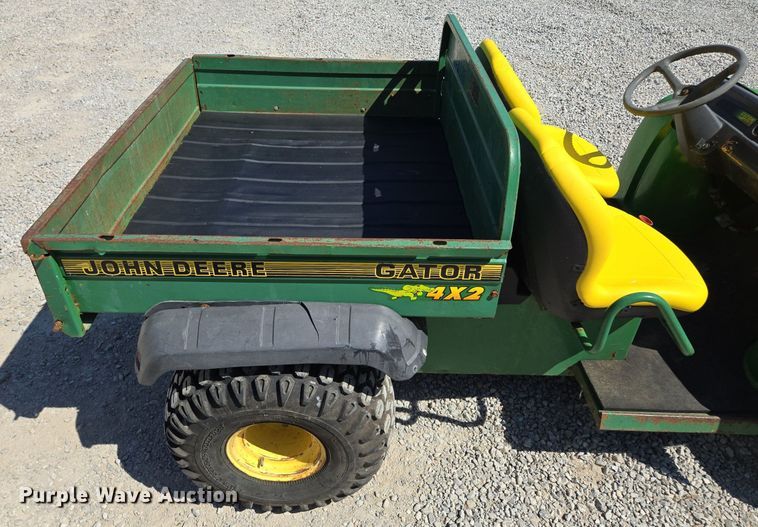 image for item EE8495 John Deere  Gator  utility vehicle
