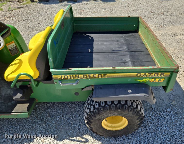 image for item EE8495 John Deere  Gator  utility vehicle