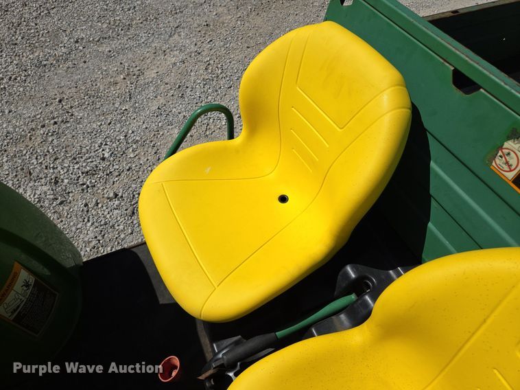 image for item EE8495 John Deere  Gator  utility vehicle