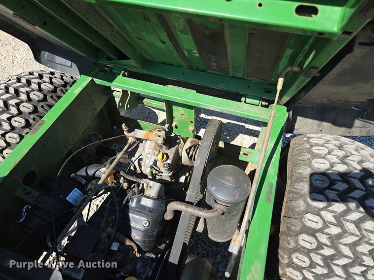 image for item EE8495 John Deere  Gator  utility vehicle