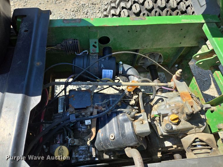 image for item EE8495 John Deere  Gator  utility vehicle