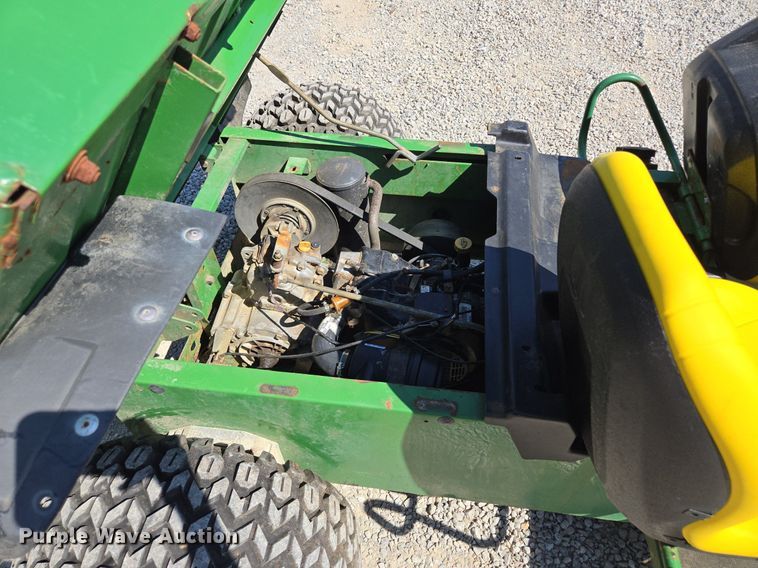 image for item EE8495 John Deere  Gator  utility vehicle