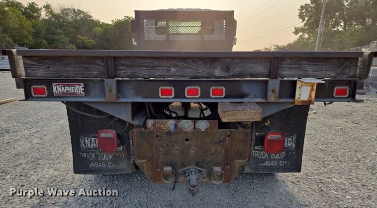 image for item EE8496 2005 International  4400 flatbed truck