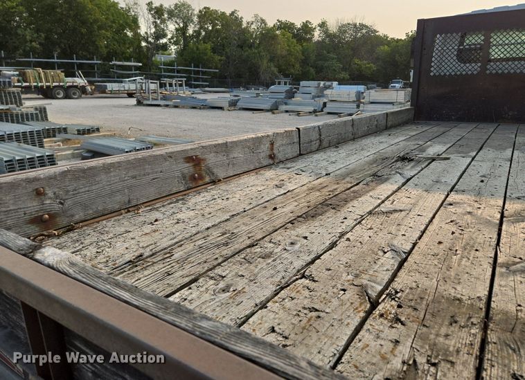 image for item EE8496 2005 International  4400 flatbed truck