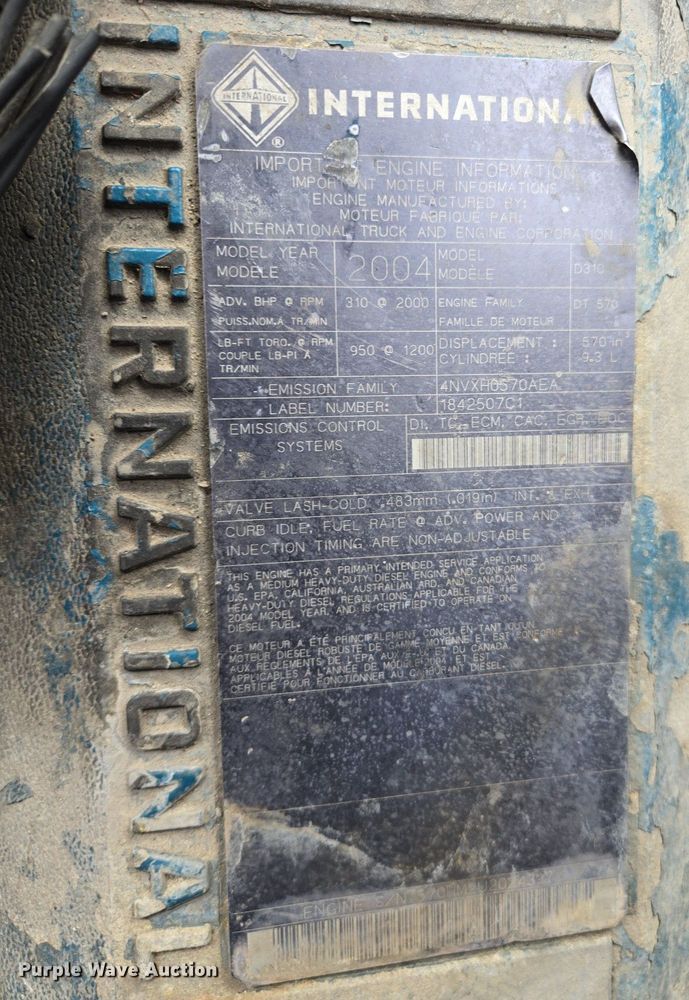 image for item EE8496 2005 International  4400 flatbed truck