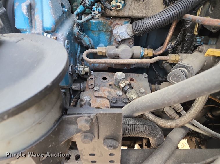 image for item EE8496 2005 International  4400 flatbed truck