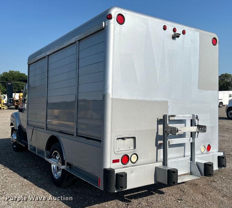 image for item EG0816 2014 International  TerraStar delivery truck