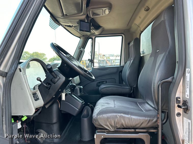 image for item EG0816 2014 International  TerraStar delivery truck