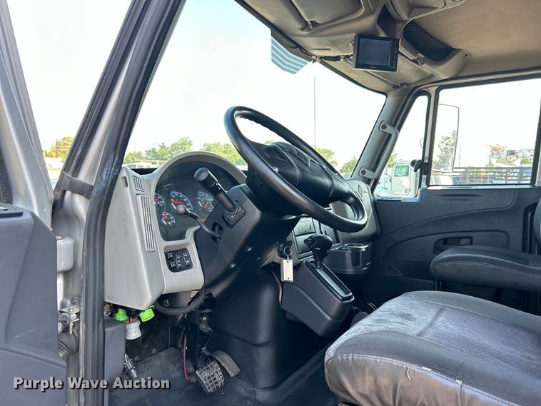 image for item EG0816 2014 International  TerraStar delivery truck