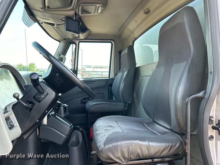 image for item EG0816 2014 International  TerraStar delivery truck