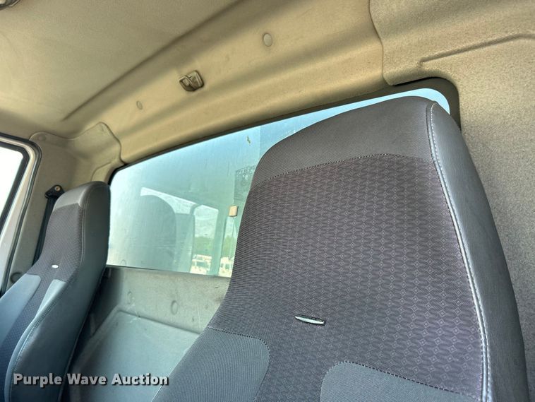 image for item EG0816 2014 International  TerraStar delivery truck