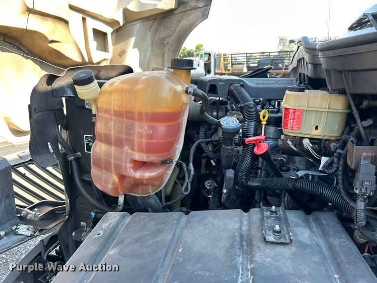 image for item EG0816 2014 International  TerraStar delivery truck