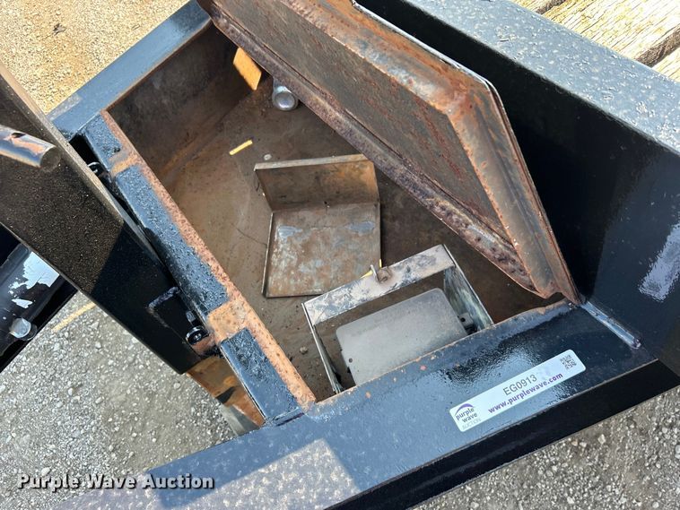 image for item EG0913 2006 Towmaster Big Tow equipment trailer