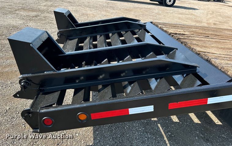 image for item EG0913 2006 Towmaster Big Tow equipment trailer