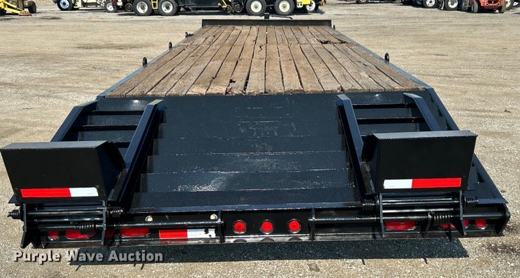 image for item EG0913 2006 Towmaster Big Tow equipment trailer