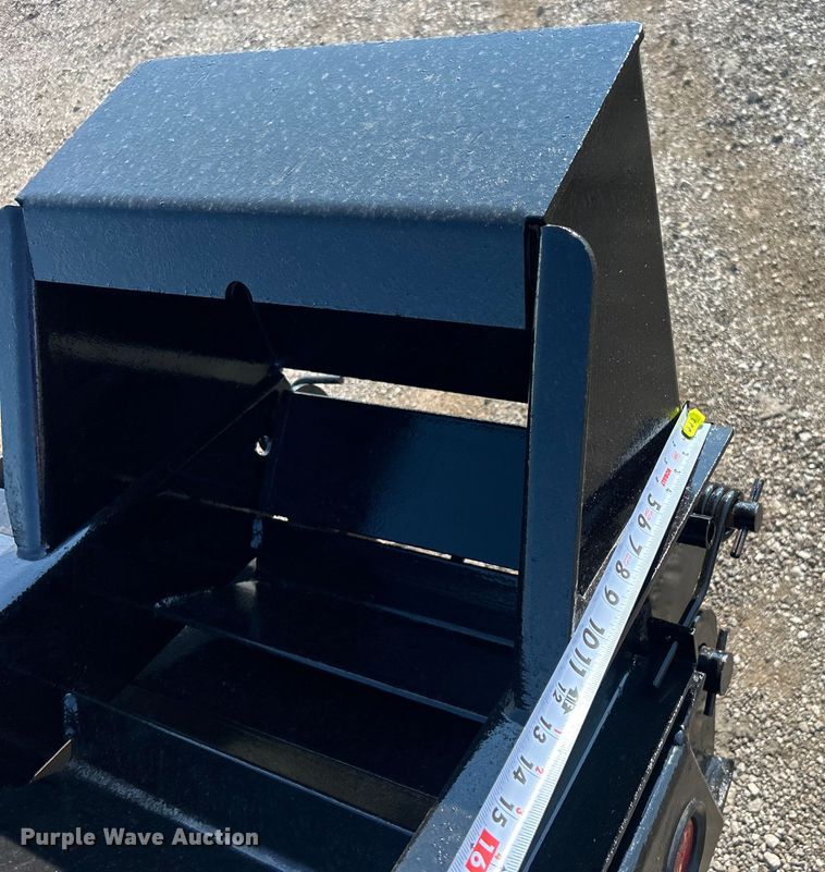 image for item EG0913 2006 Towmaster Big Tow equipment trailer