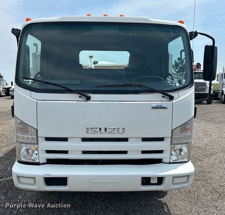 image for item EG0972 2014 Isuzu  sprayer truck