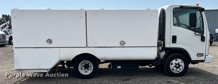 image for item EG0972 2014 Isuzu  sprayer truck