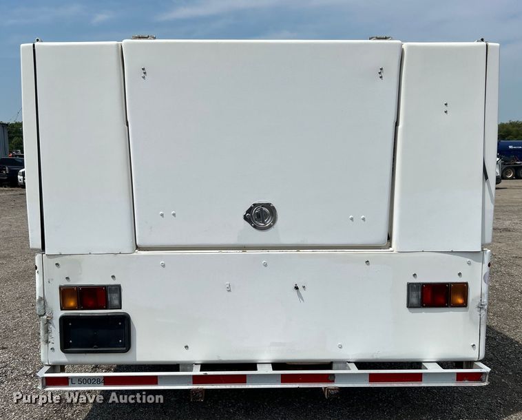 image for item EG0972 2014 Isuzu  sprayer truck