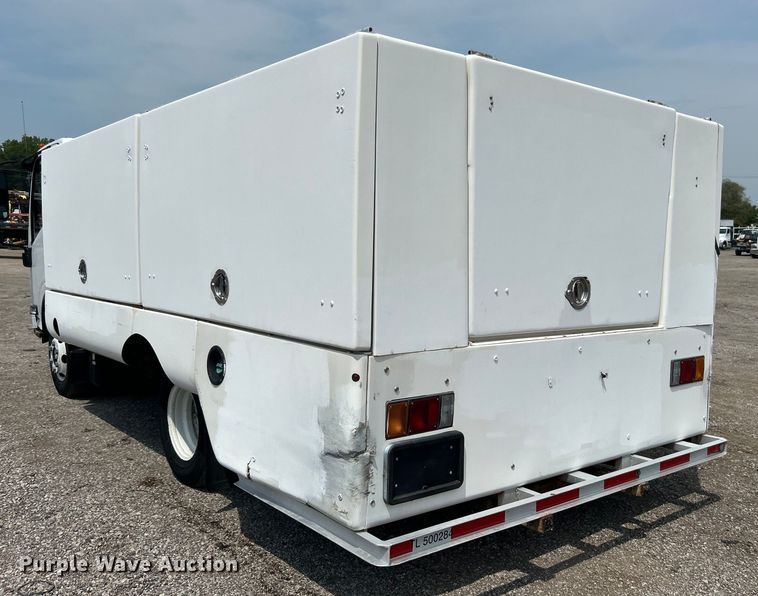 image for item EG0972 2014 Isuzu  sprayer truck