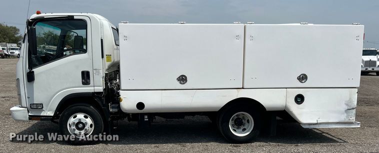 image for item EG0972 2014 Isuzu  sprayer truck