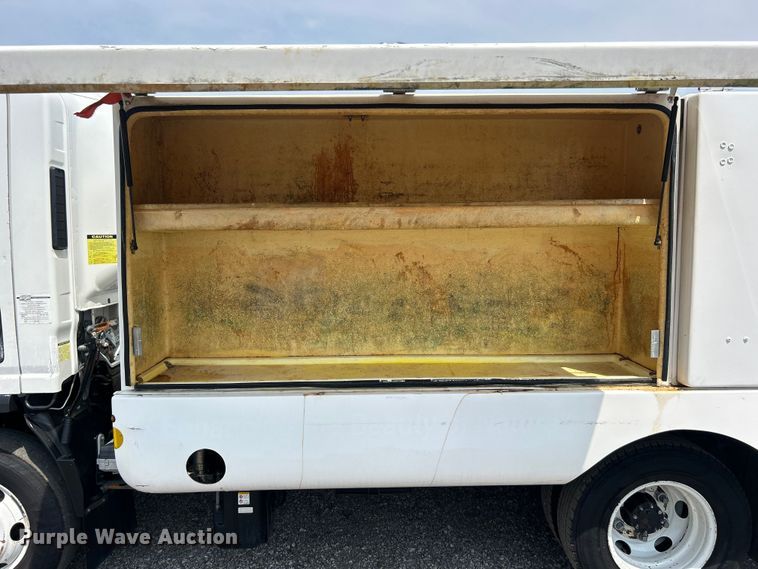 image for item EG0972 2014 Isuzu  sprayer truck