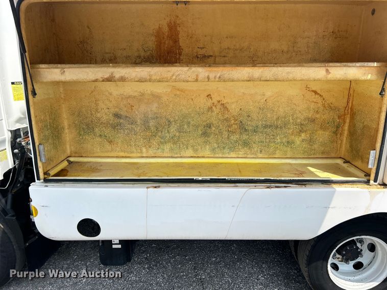 image for item EG0972 2014 Isuzu  sprayer truck