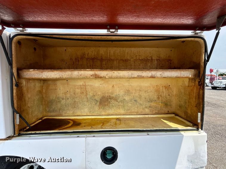 image for item EG0972 2014 Isuzu  sprayer truck