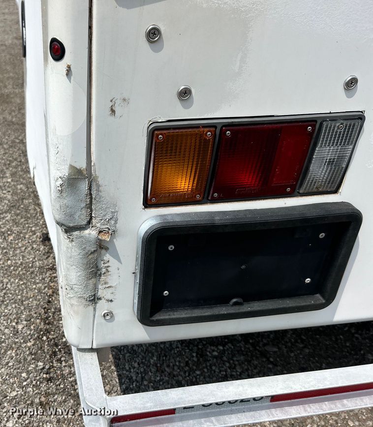 image for item EG0972 2014 Isuzu  sprayer truck