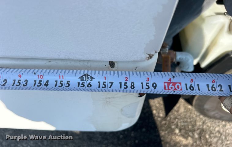 image for item EG0972 2014 Isuzu  sprayer truck