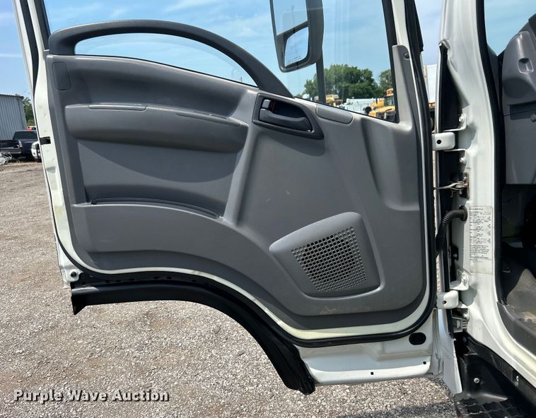 image for item EG0972 2014 Isuzu  sprayer truck