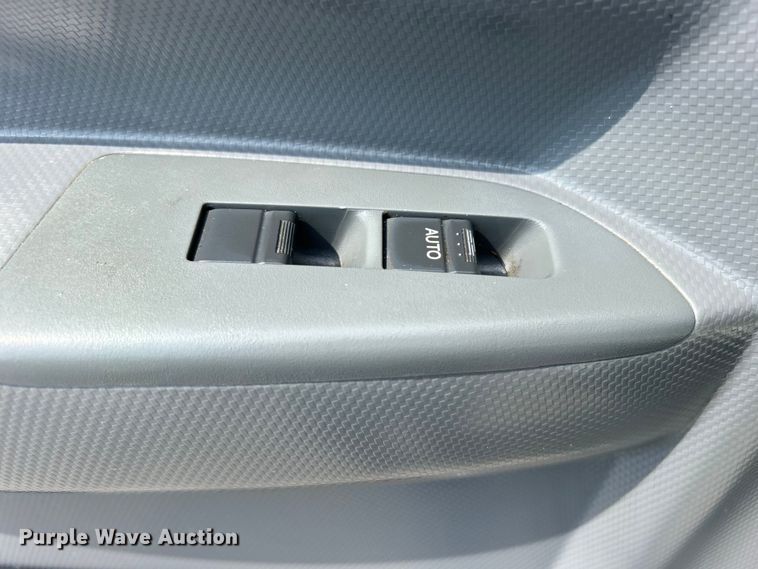 image for item EG0972 2014 Isuzu  sprayer truck