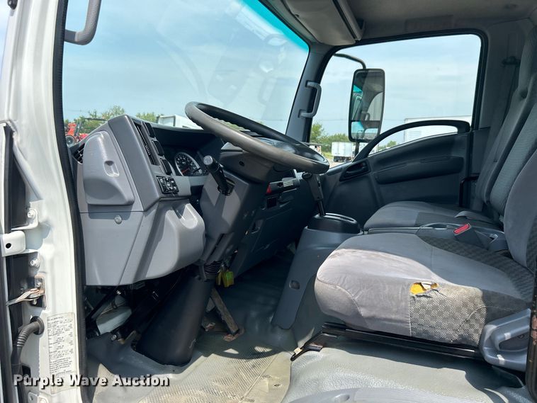 image for item EG0972 2014 Isuzu  sprayer truck