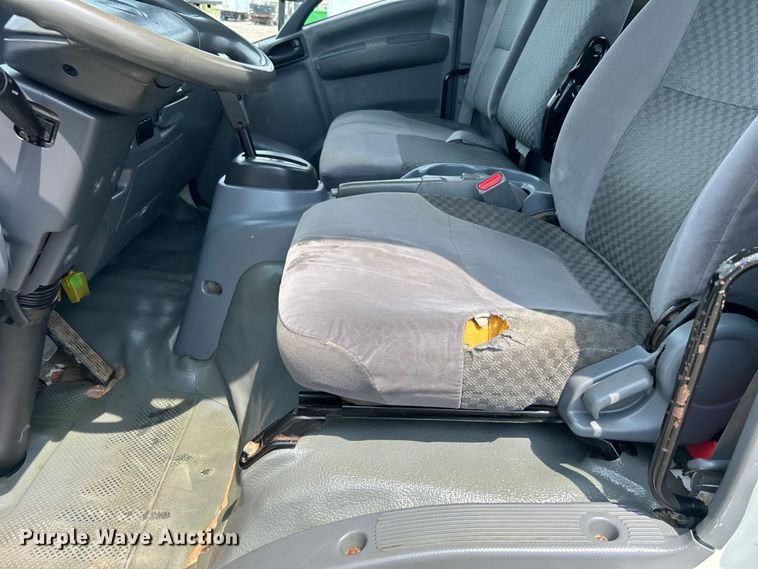 image for item EG0972 2014 Isuzu  sprayer truck