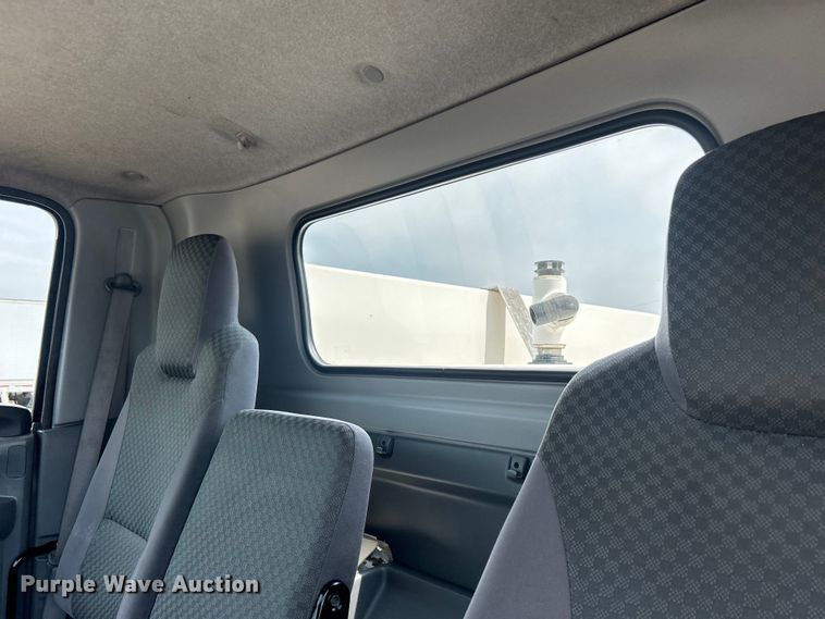 image for item EG0972 2014 Isuzu  sprayer truck