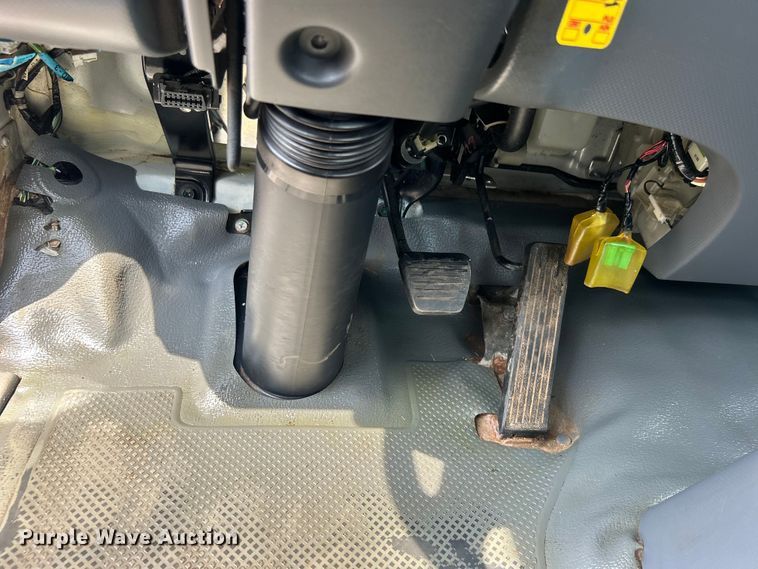 image for item EG0972 2014 Isuzu  sprayer truck