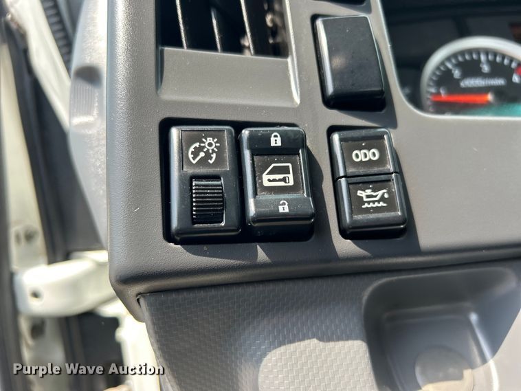 image for item EG0972 2014 Isuzu  sprayer truck