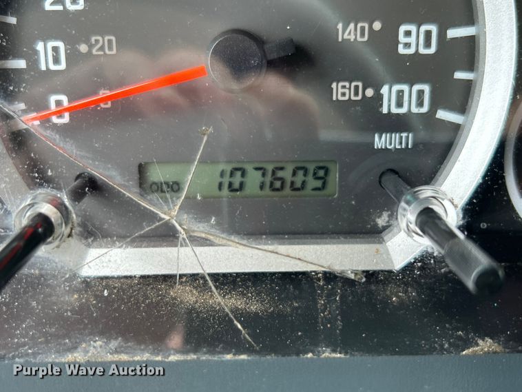 image for item EG0972 2014 Isuzu  sprayer truck