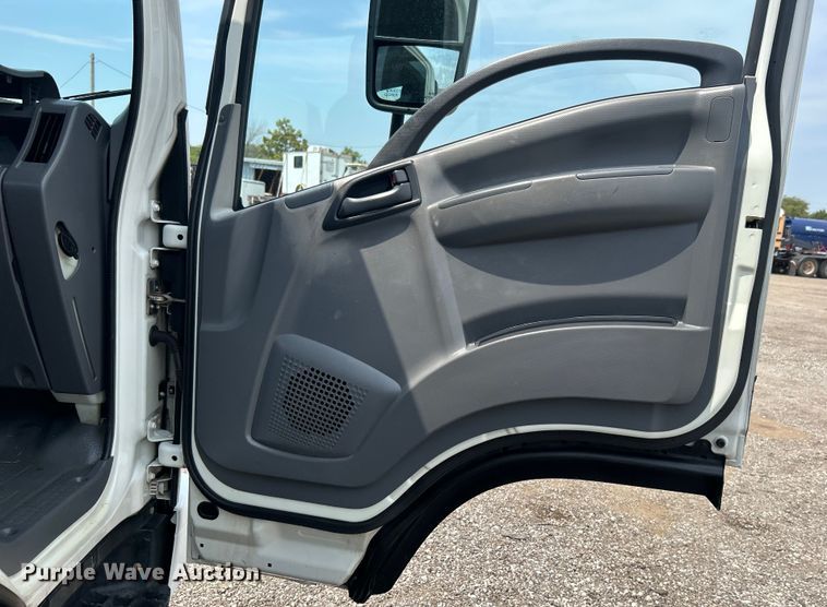 image for item EG0972 2014 Isuzu  sprayer truck