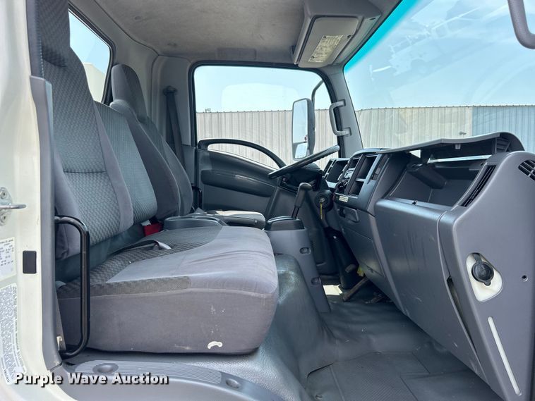 image for item EG0972 2014 Isuzu  sprayer truck