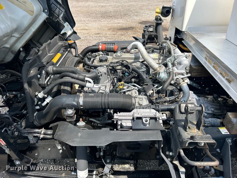 image for item EG0972 2014 Isuzu  sprayer truck