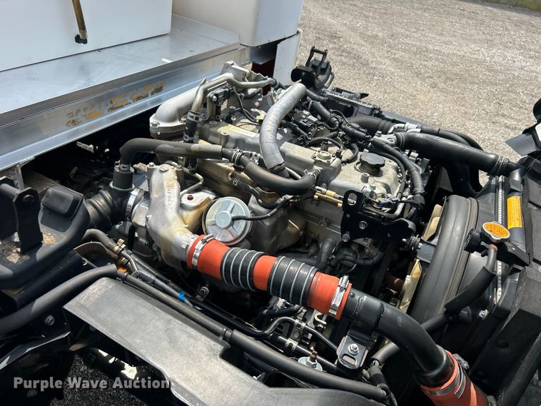 image for item EG0972 2014 Isuzu  sprayer truck