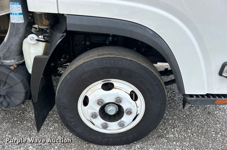 image for item EG0972 2014 Isuzu  sprayer truck