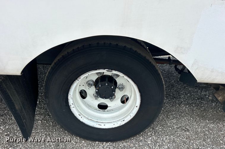 image for item EG0972 2014 Isuzu  sprayer truck