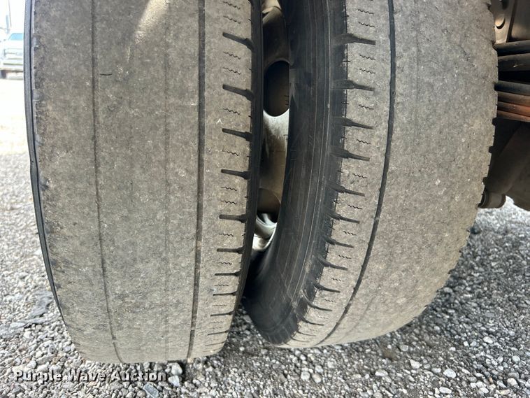 image for item EG0972 2014 Isuzu  sprayer truck