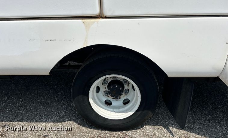 image for item EG0972 2014 Isuzu  sprayer truck