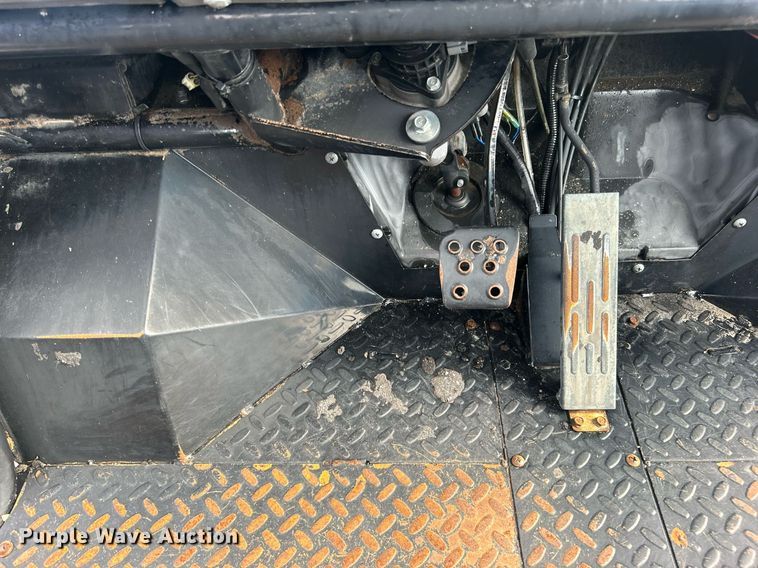 image for item EG1005 2017 Kawasaki  Mule 4010 utility vehicle