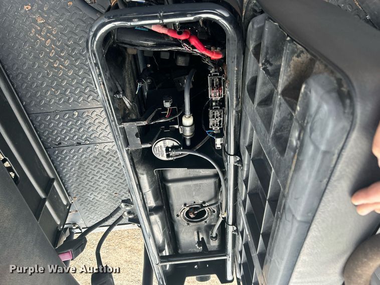 image for item EG1005 2017 Kawasaki  Mule 4010 utility vehicle